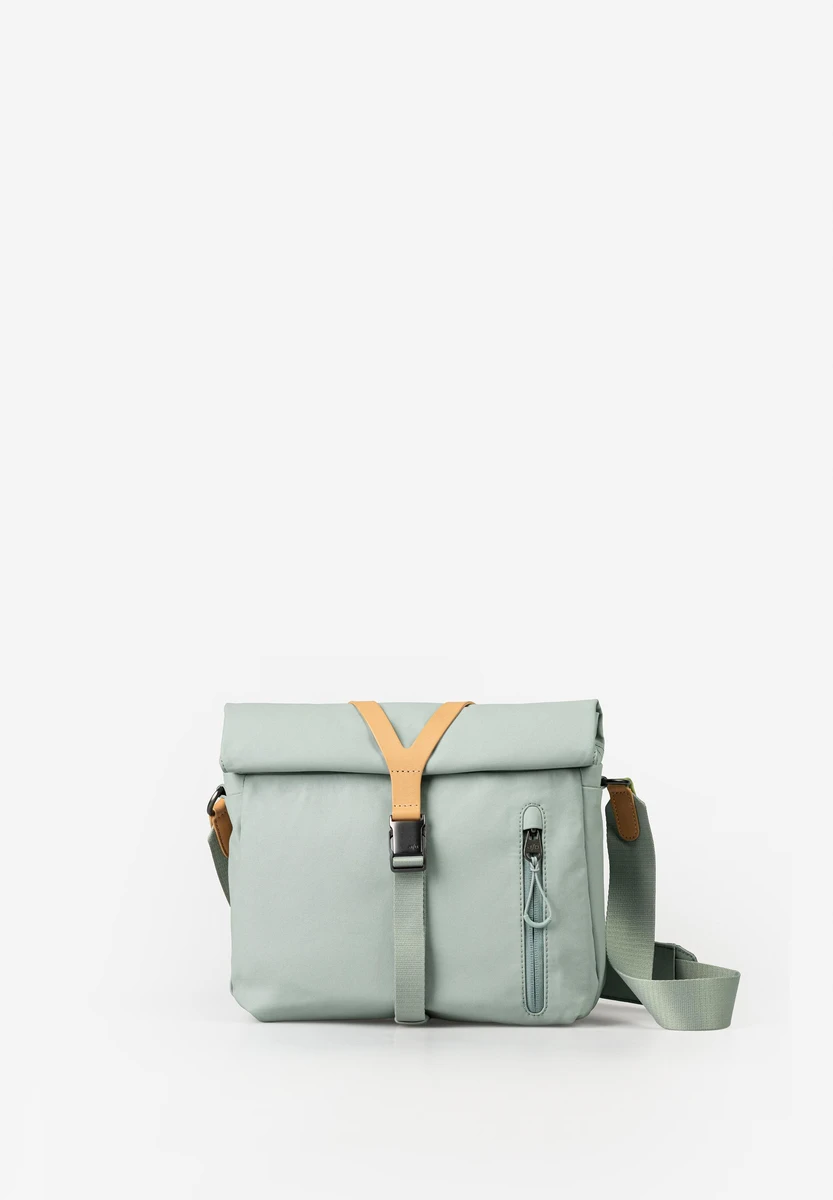 aunts & uncles Seki RE Sage Green bag, front view, at Bag-Age Berlin