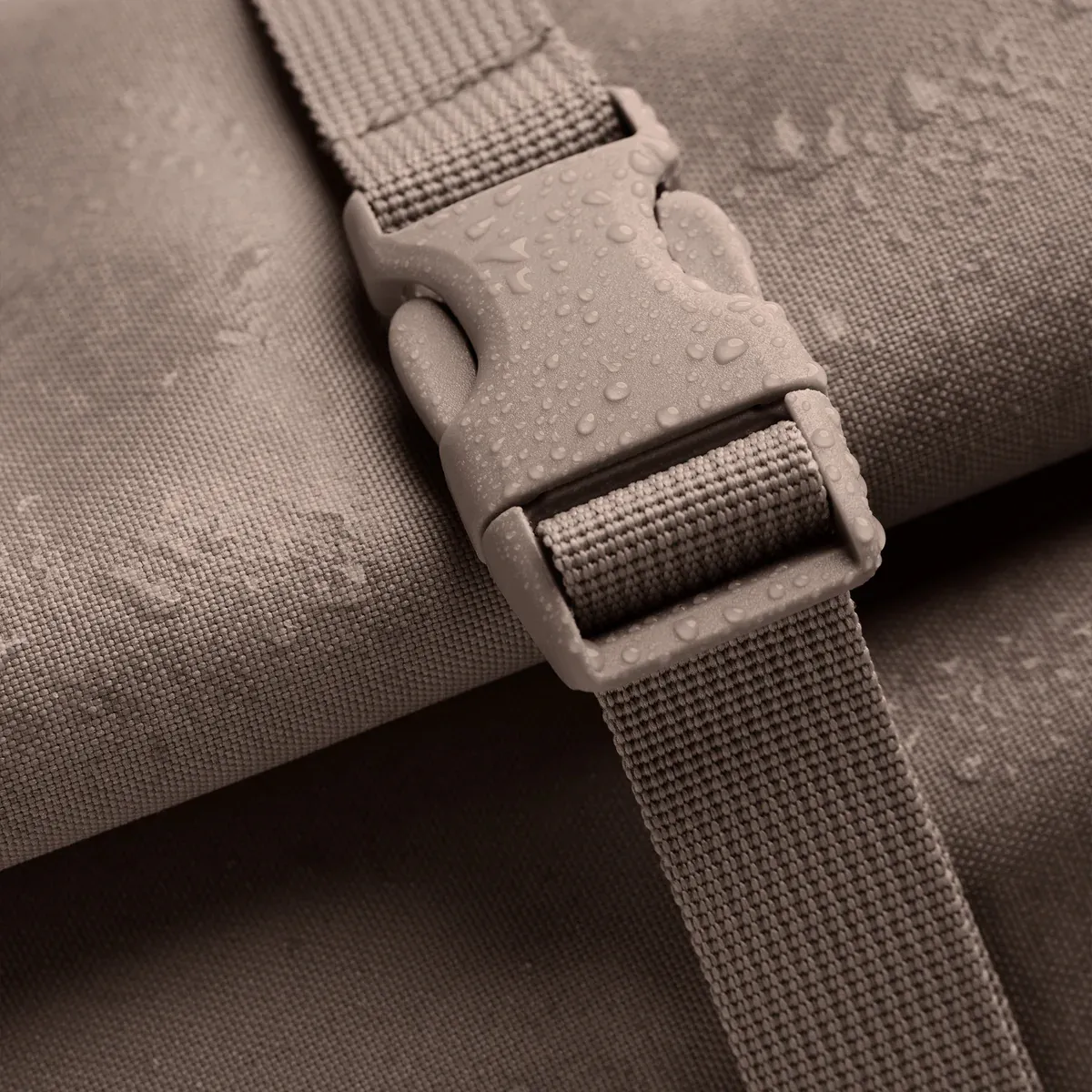 GOT BAG Rolltop 2.0 Oyster Monochrome – vista dettaglio 1 | sostenibile | Bag-Age