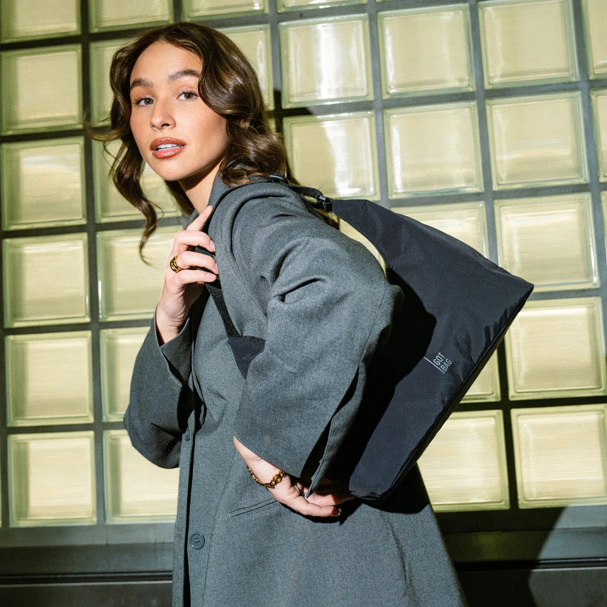 GOT BAG T-Shape Bag Mini Black Monochrome – foto lifestyle 2 | sostenibile | Bag-Age