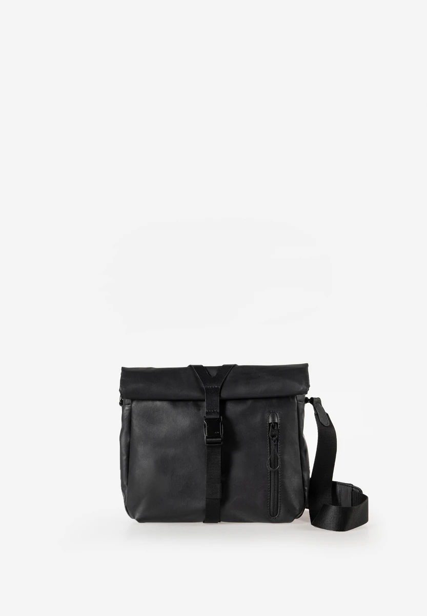 aunts & uncles Seki RE Black bag, front view, at Bag-Age Berlin