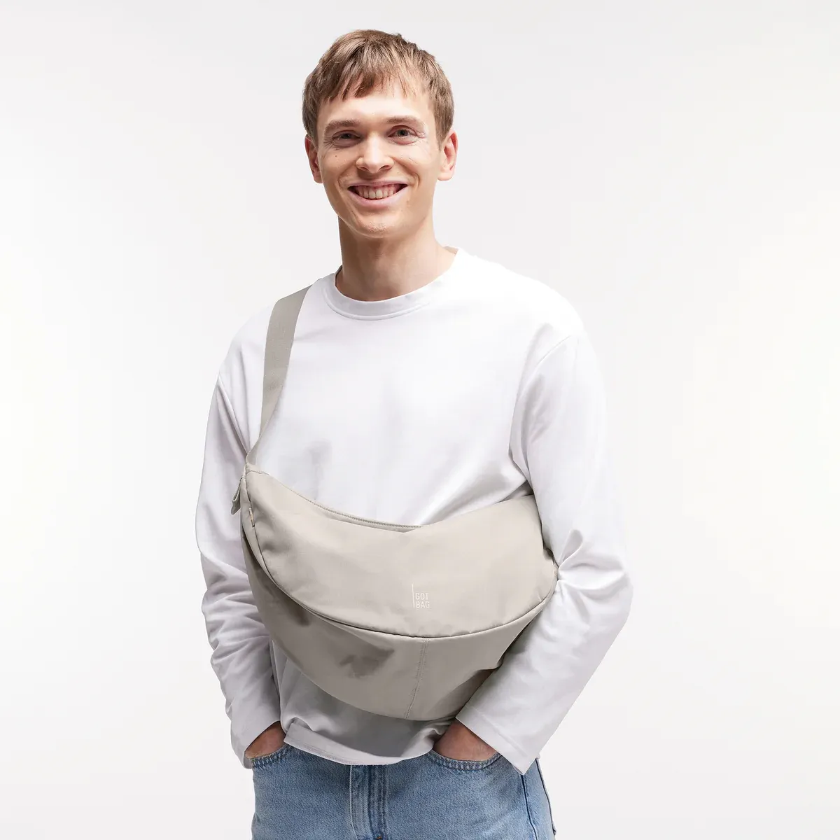 GOT BAG Moon Bag Large Clam Monochrome – lifestyle photo 2 | sustainable | Bag-Age