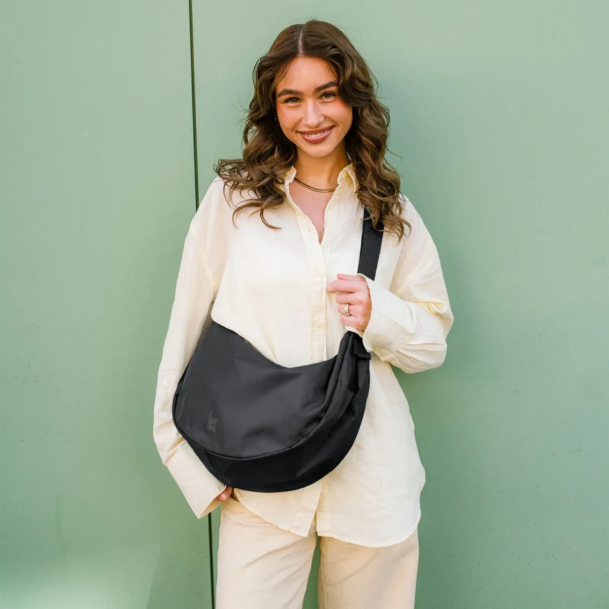 GOT BAG Moon Bag Large Black Monochrome – foto lifestyle 3 | sustentável | Bag-Age
