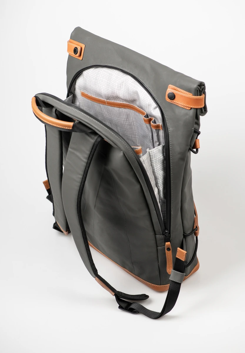 aunts & uncles Osaka Gravity Grey bag, back view, at Bag-Age Berlin
