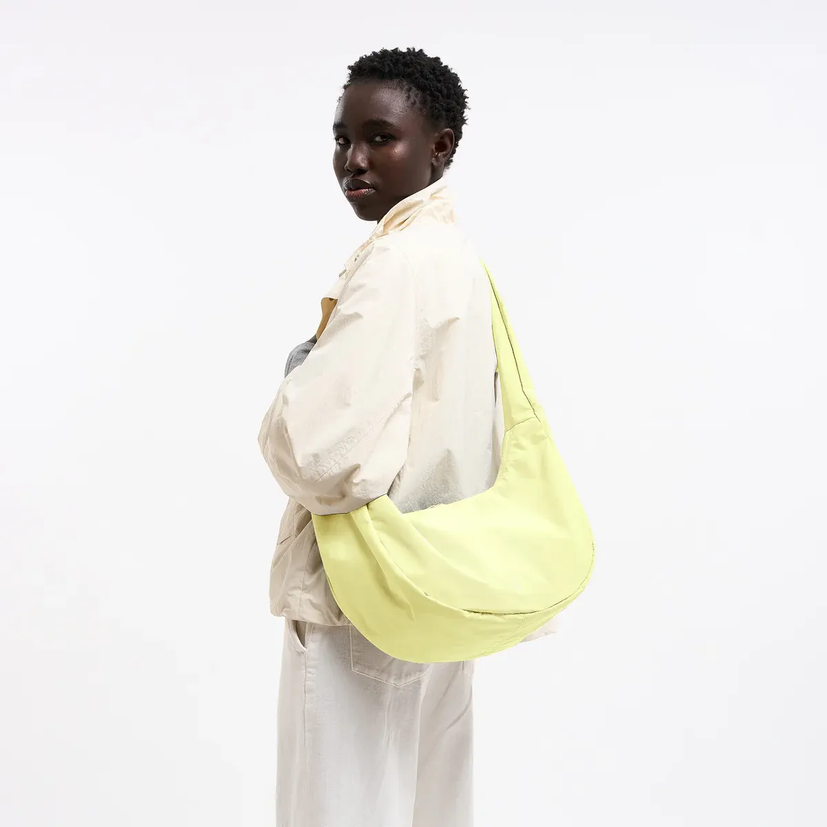 GOT BAG Moon Bag Ruffle Sea Lemon Monochrome – photo lifestyle 2 | durable | Bag-Age