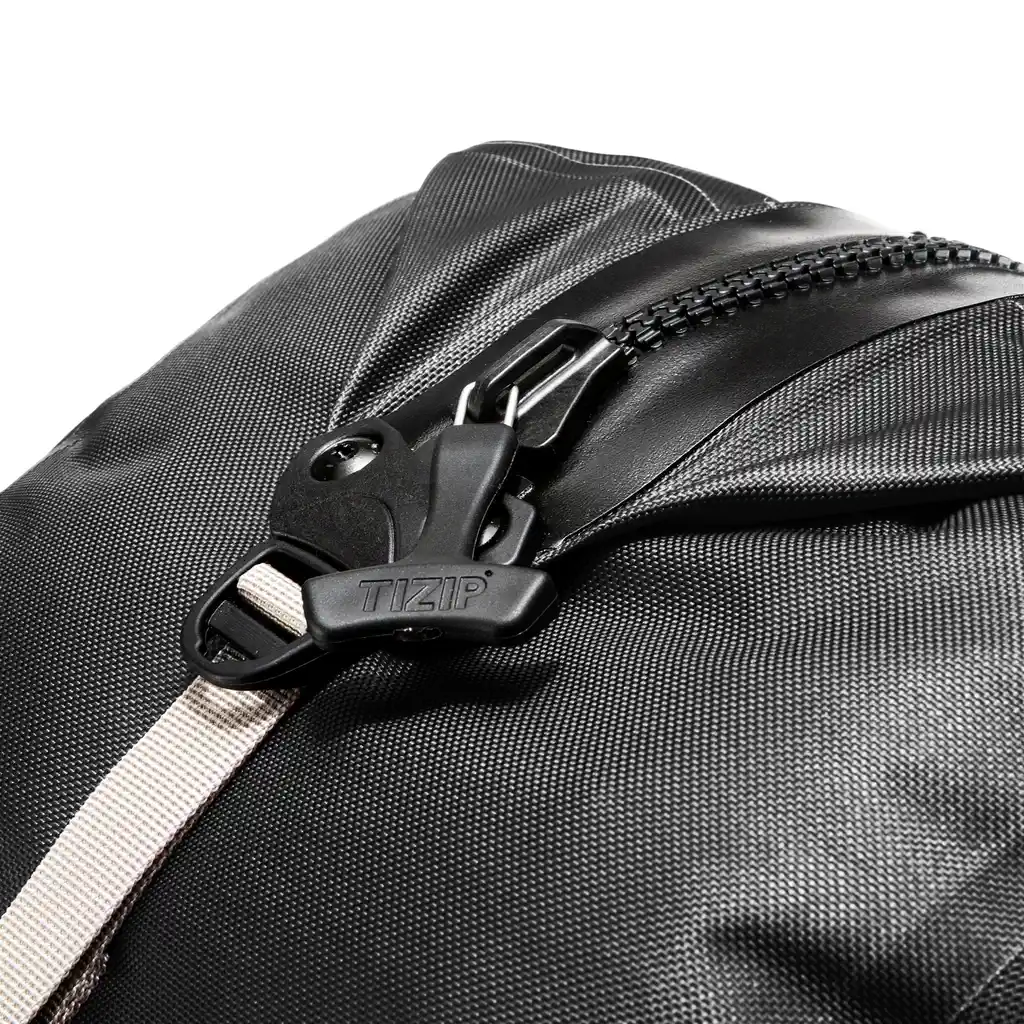 ORTLIEB Atrack Black Reiserucksack, Detailansicht, bei Bag-Age