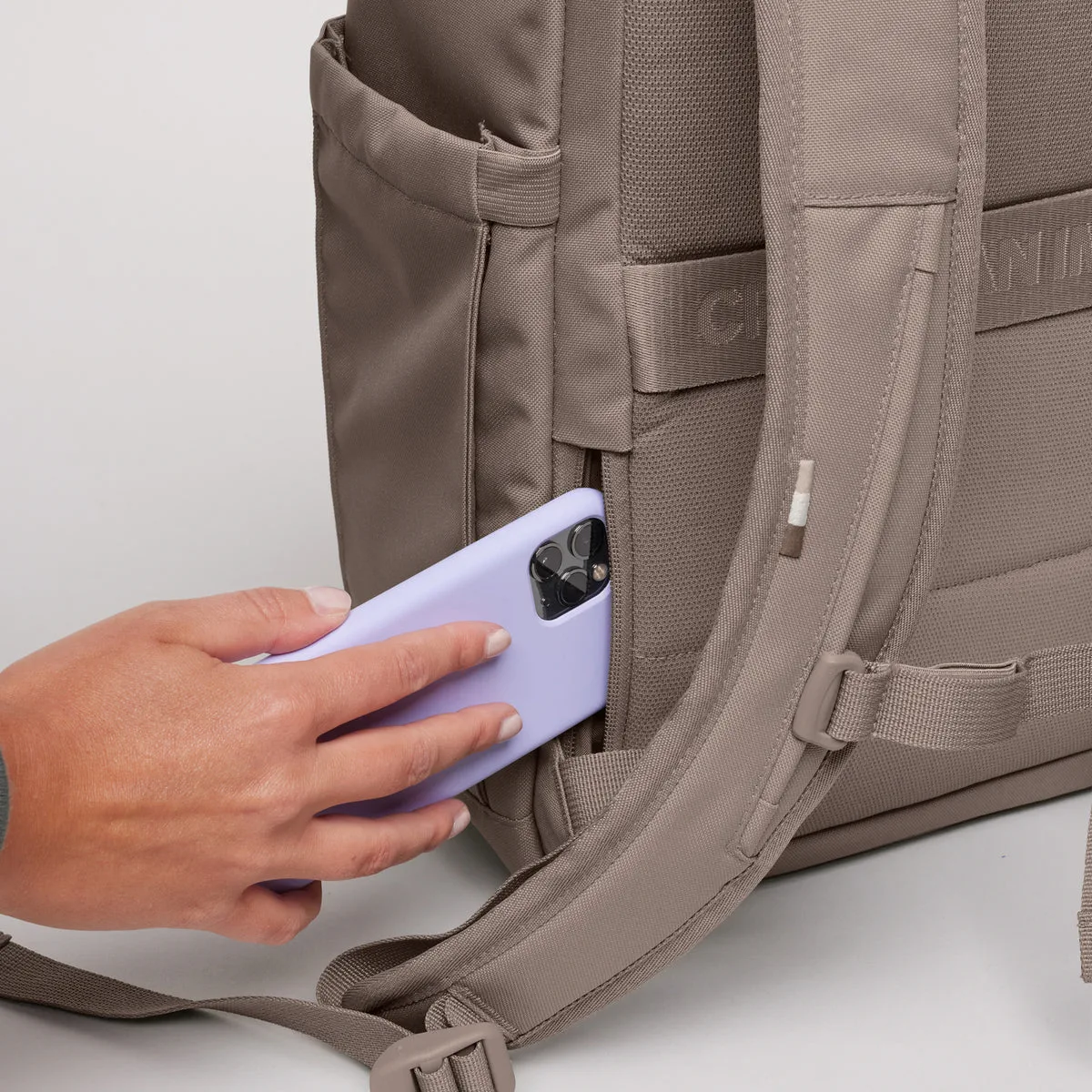 GOT BAG Serene Pack Oyster Monochrome – productbeeld 2 | duurzaam | Bag-Age