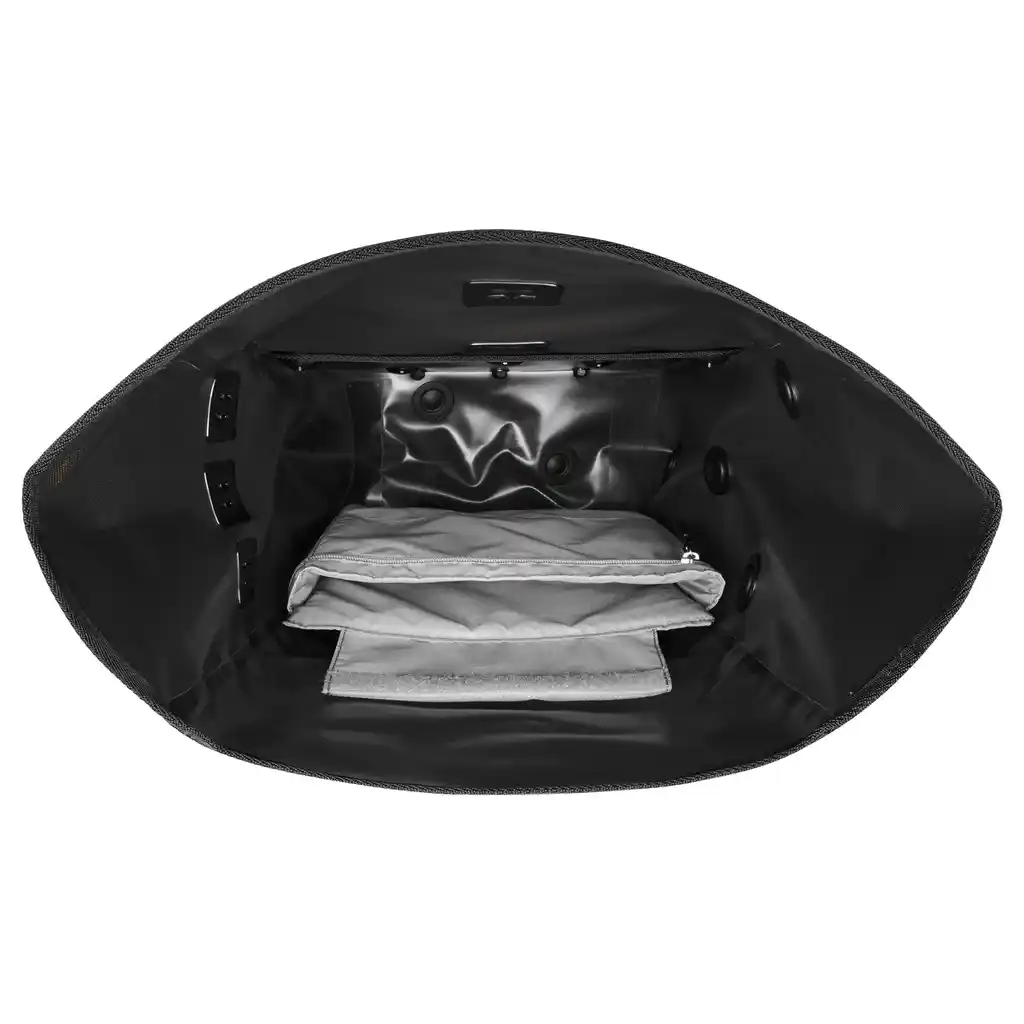 ORTLIEB Vario 26L Black, convertible backpack pannier, vista interna, da Bag-Age