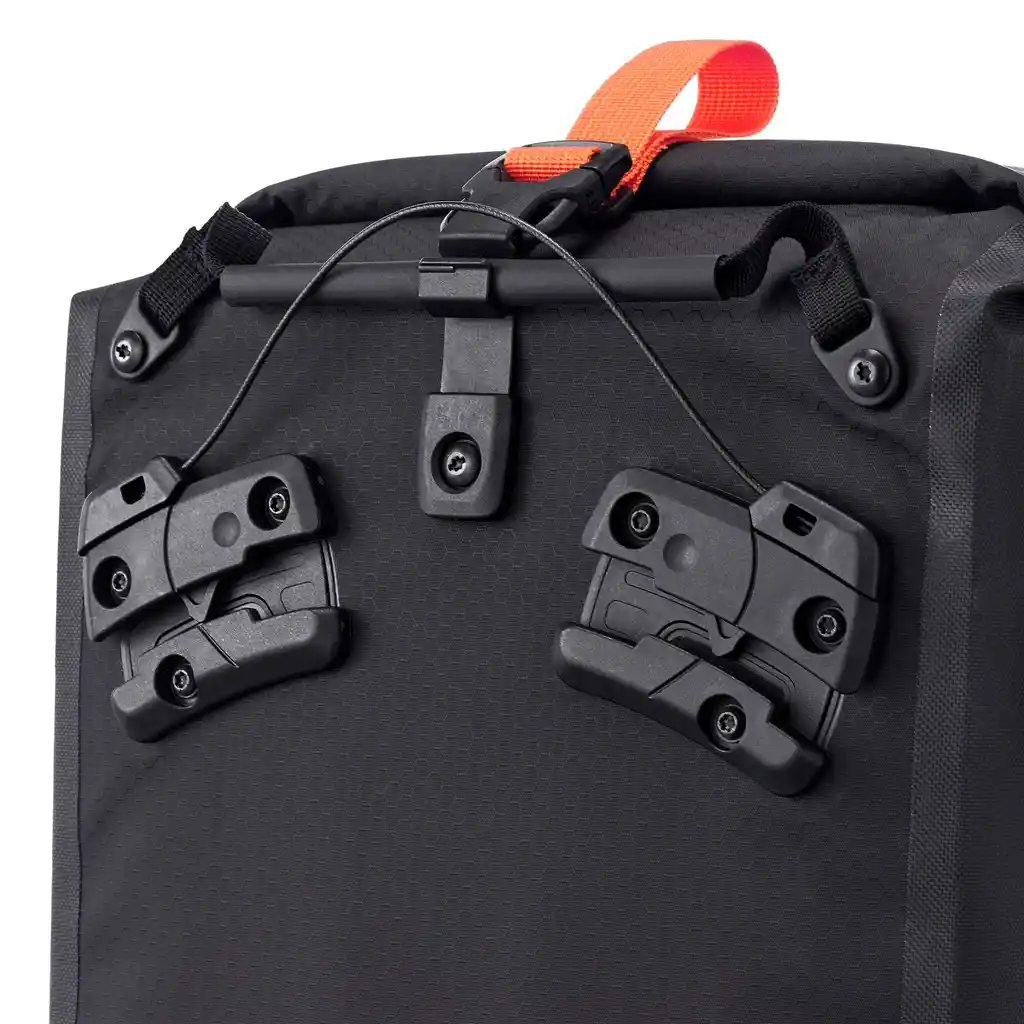 ORTLIEB Gravel-Pack Single Black Matt Fahrradtasche, Detailansicht, bei Bag-Age