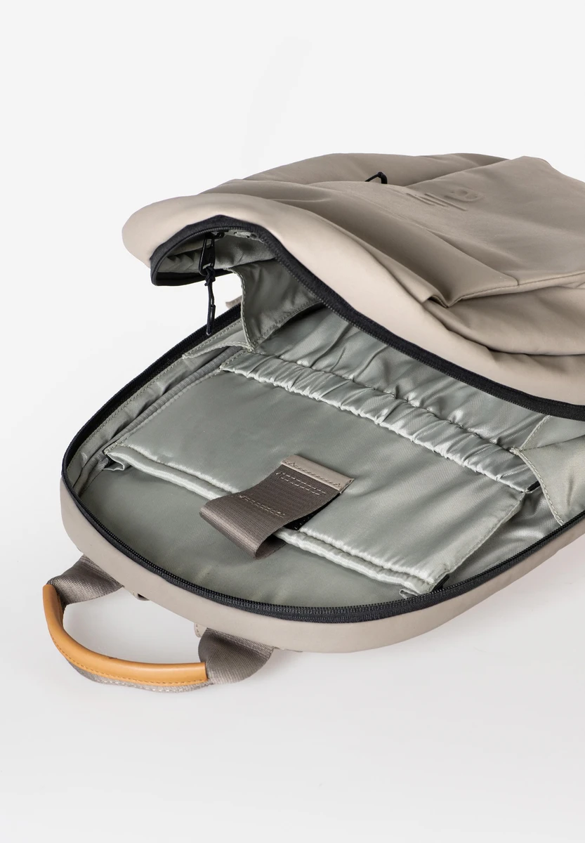 aunts & uncles Toshimoi RE Driftwood tas, achteraanzicht, bij Bag-Age Berlin