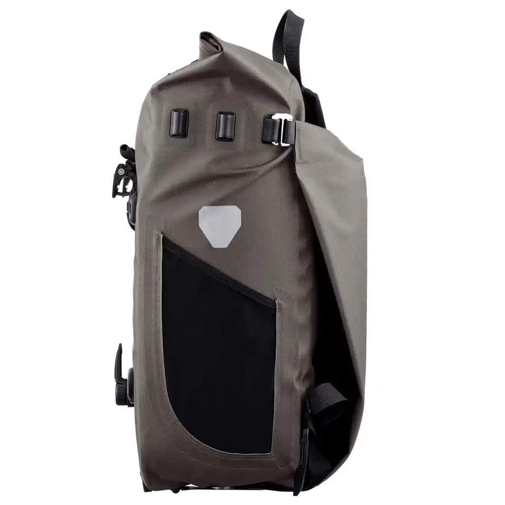 ORTLIEB Vario 26L Dark Sand Convertible Backpack Pannier, Seitenansicht, bei Bag-Age