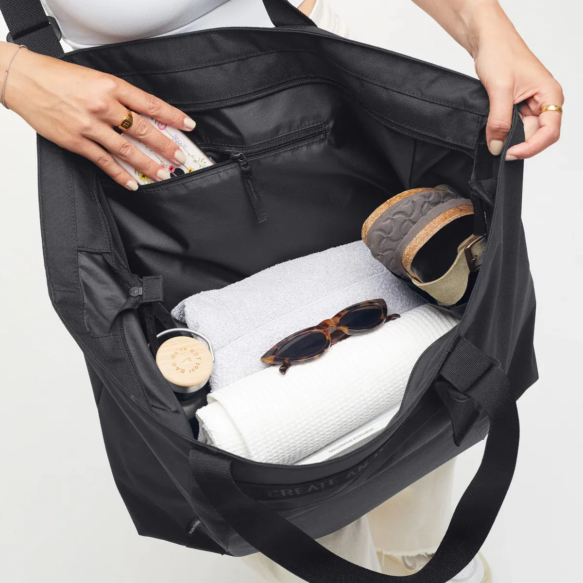 GOT BAG Tote Bag Large Black Monochrome – Seitenansicht | nachhaltig | Bag-Age
