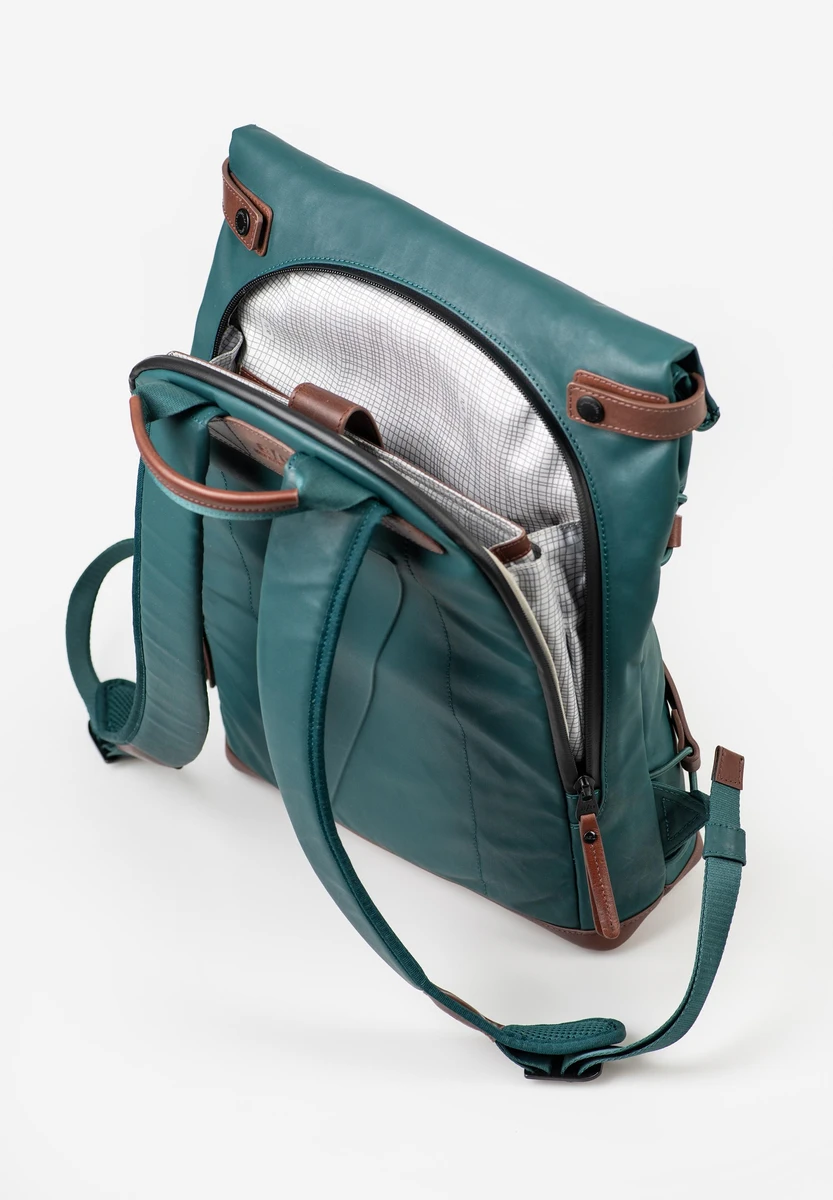 aunts & uncles Yokohama Transformative Teal bag, back view, at Bag-Age Berlin