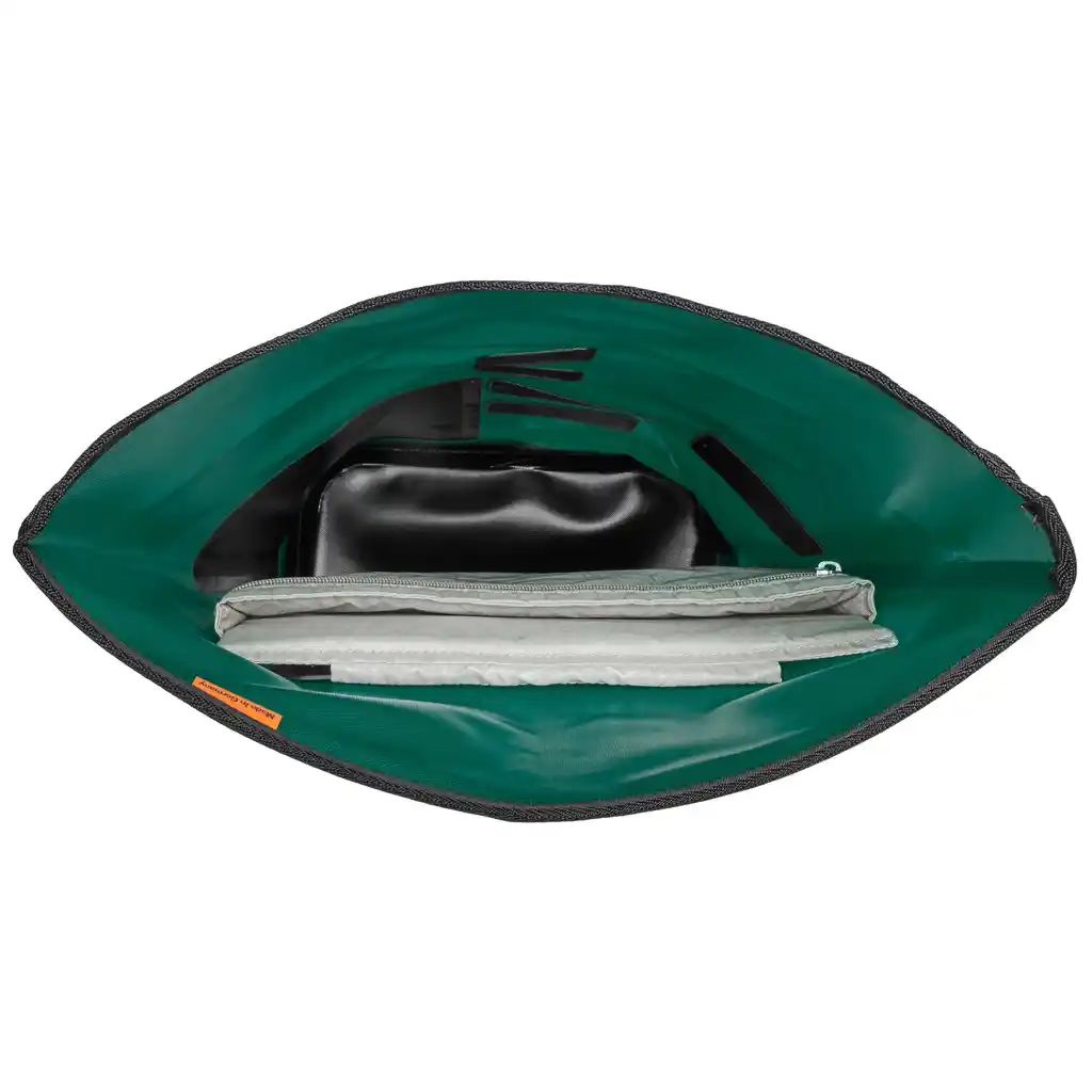 ORTLIEB Commuter-Daypack Atlantis Green Laptop Backpack, Innenansicht, bei Bag-Age