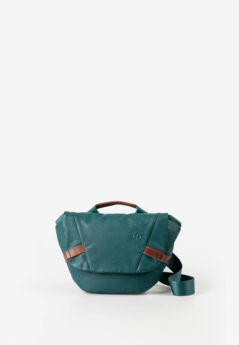aunts & uncles Kazo Transformative Teal tas, vooraanzicht, bij Bag-Age Berlin