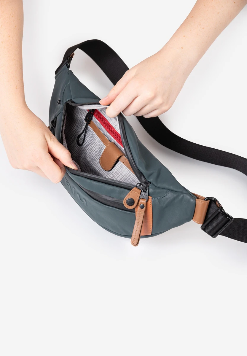 aunts & uncles Ichikawa Cosmic Void bag, product image, at Bag-Age Berlin