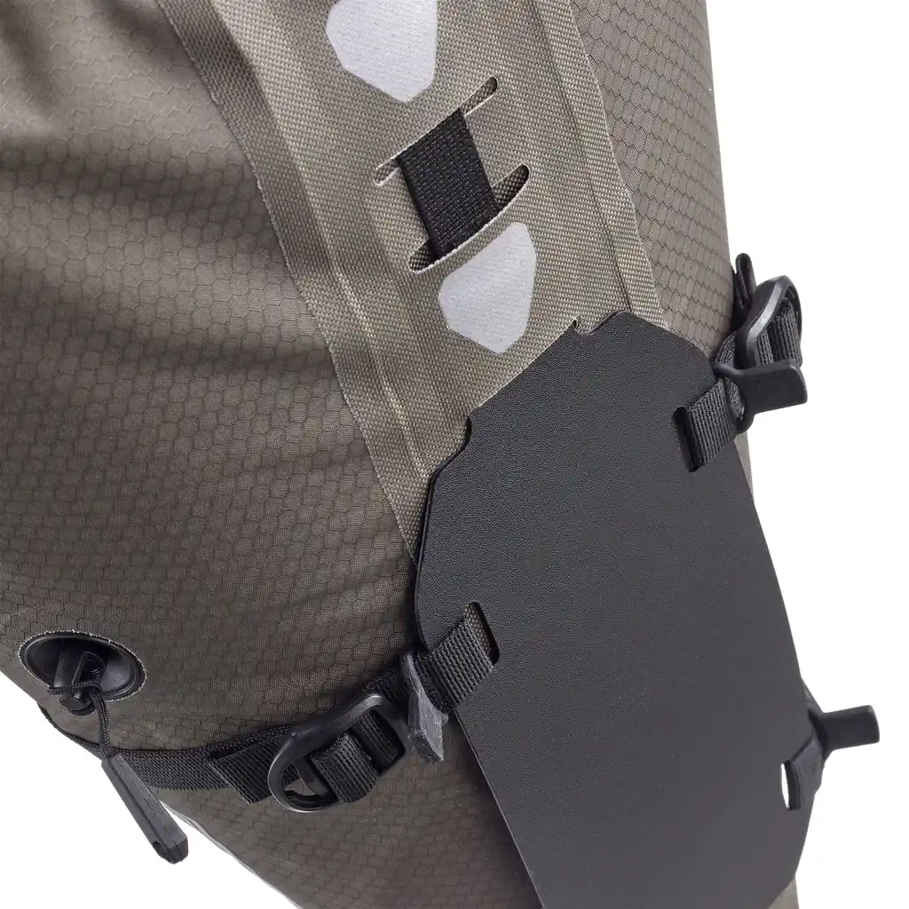 ORTLIEB Seat-Pack QR Dark Sand Satteltasche, Detailansicht, bei Bag-Age