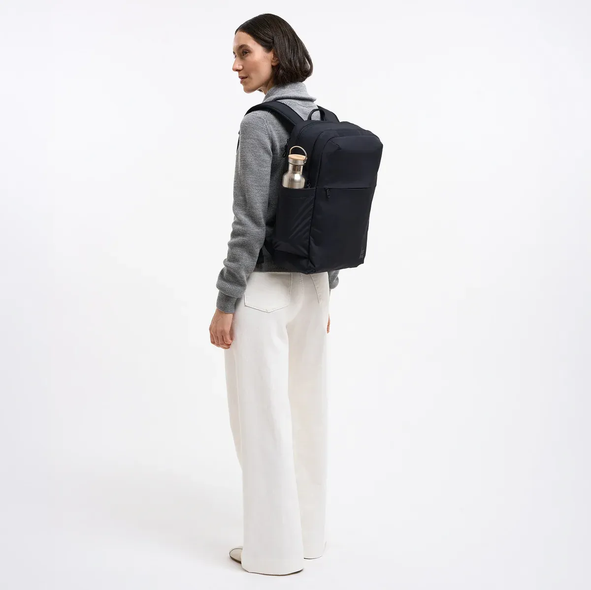 GOT BAG Commuter Pack Black Monochrome – zdjęcie lifestyle 2 | zrównoważona | Bag-Age