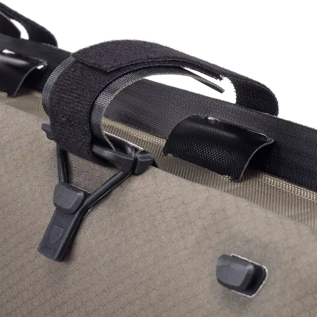 ORTLIEB Frame-Pack RC Toptube Dark Sand Rahmentasche, Detailansicht, bei Bag-Age