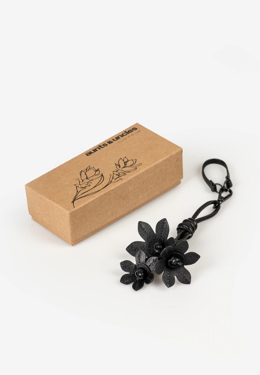 Aunts & Uncles Violet Charm Black Smoke – Taschenanhänger – Schwarz/Grau – Produktansicht 4