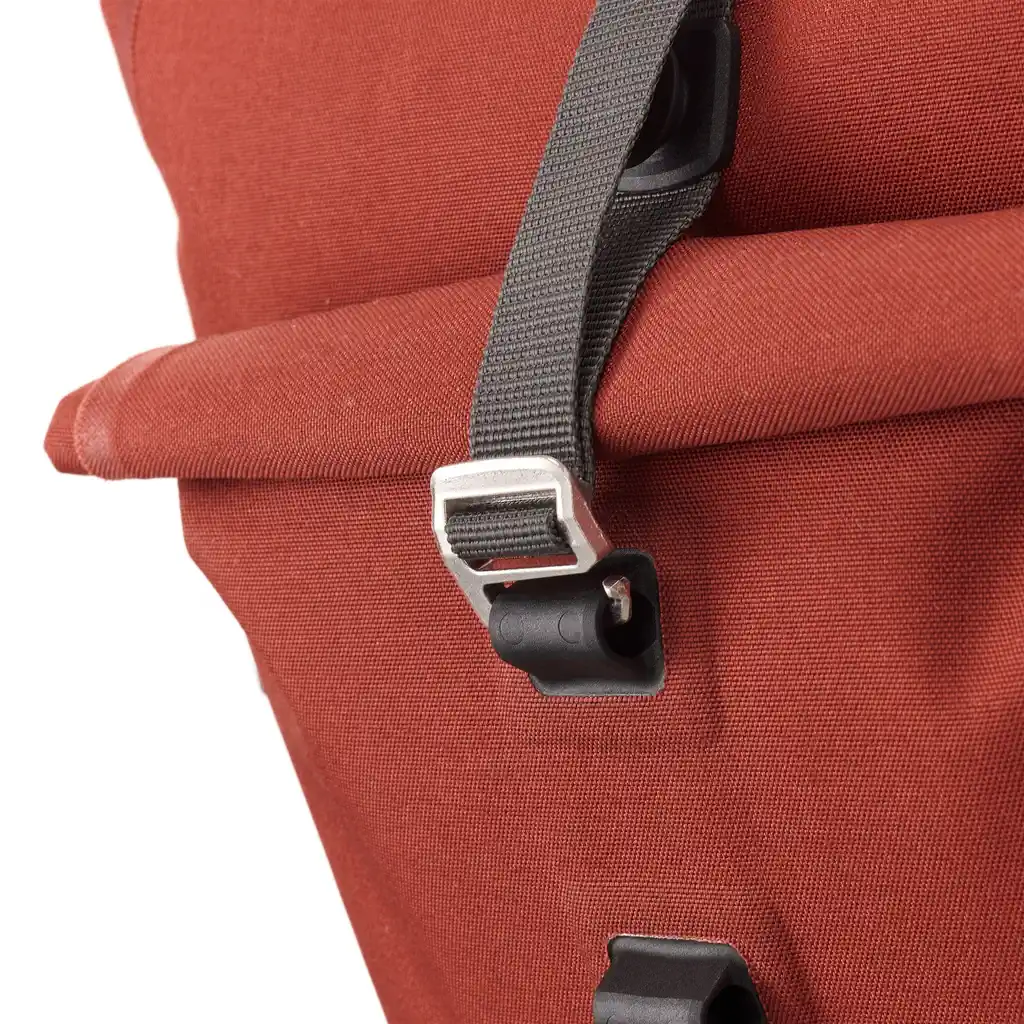 ORTLIEB Back-Roller Plus Dark Chili – alforge – Vermelho – vista traseira