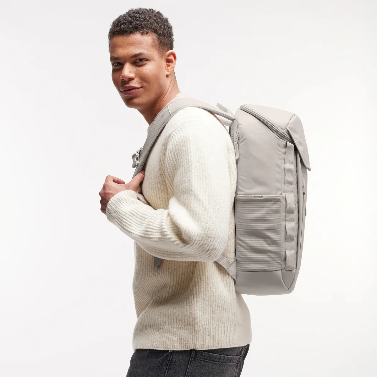 GOT BAG Pro Pack Clam Monochrome – photo lifestyle 1 | durable | Bag-Age