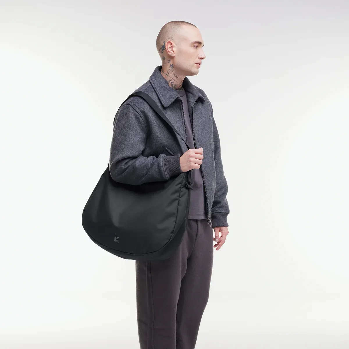 GOT BAG Curved Bag Black Monochrome – photo lifestyle 2 | durable | Bag-Age