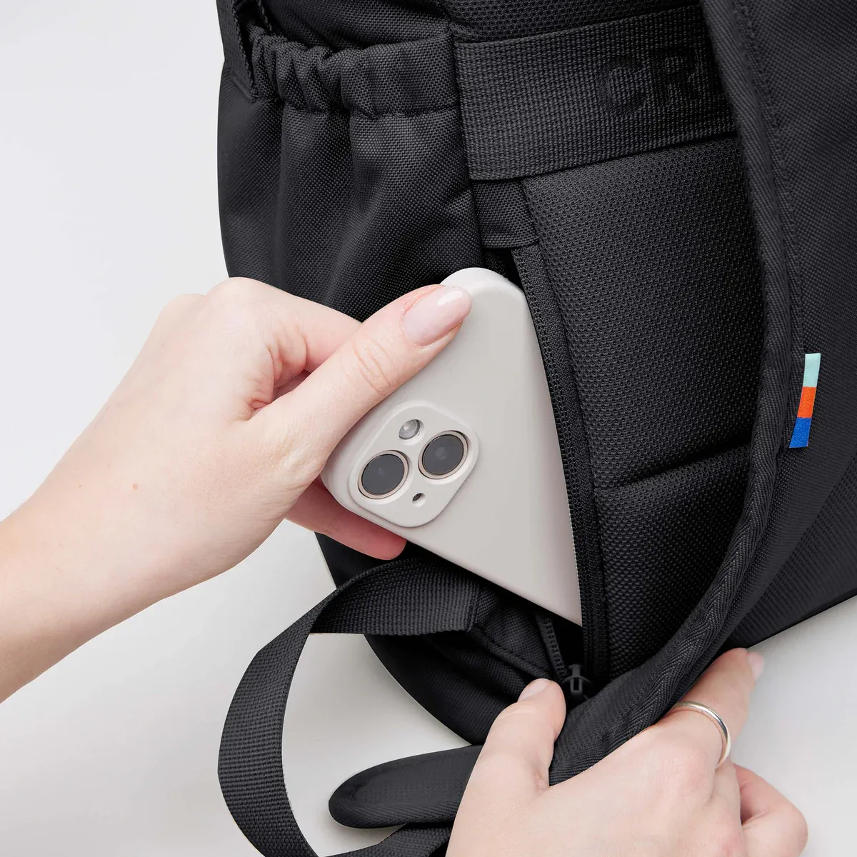 GOT BAG Flap Pack Black – Detailansicht 1 | nachhaltig | Bag-Age