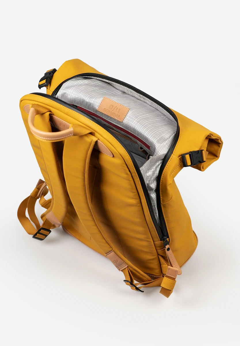 aunts & uncles Fukui Amber bag, back view, at Bag-Age Berlin