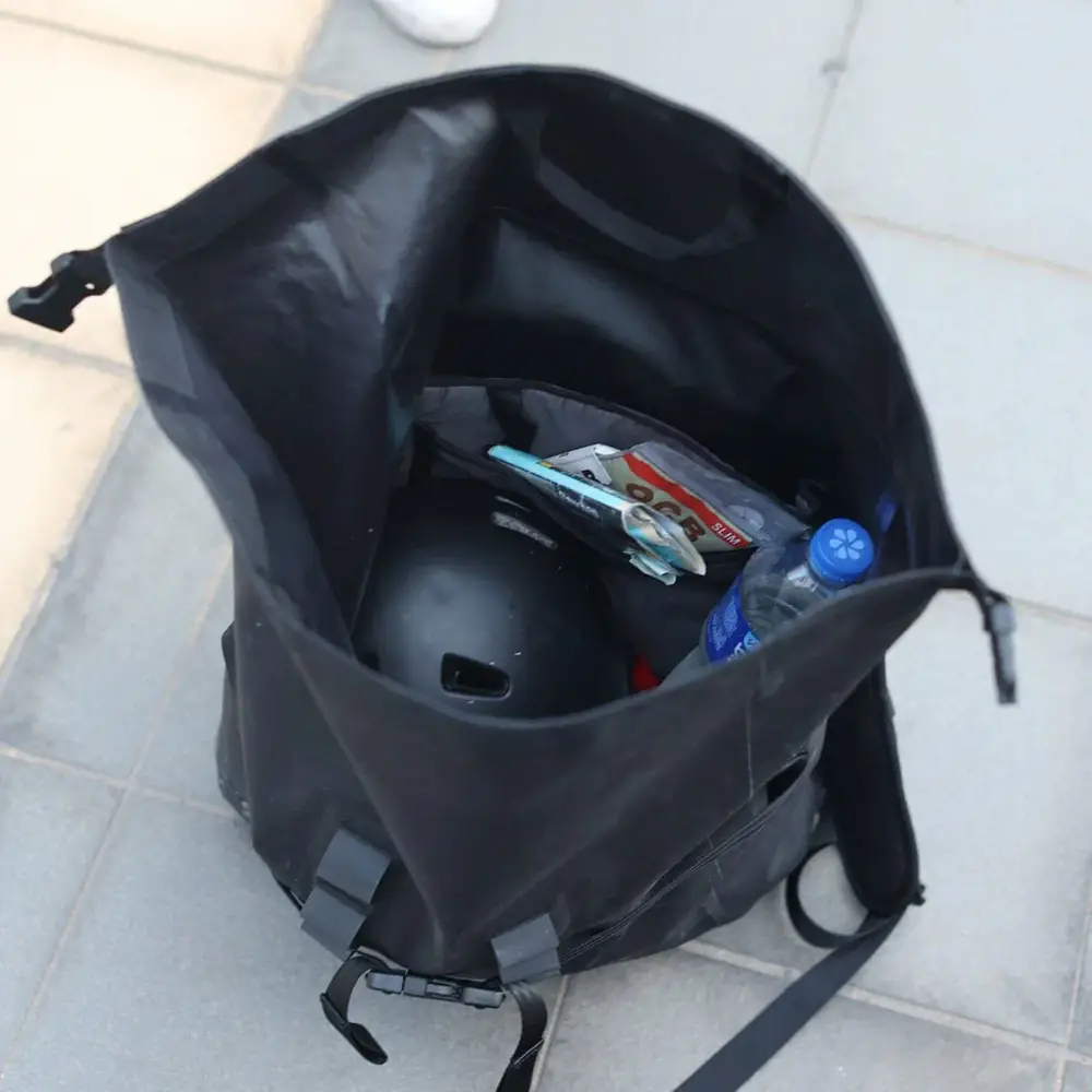 Chrome Industries Urban Ex 30L Pack - compartimento principal abierto