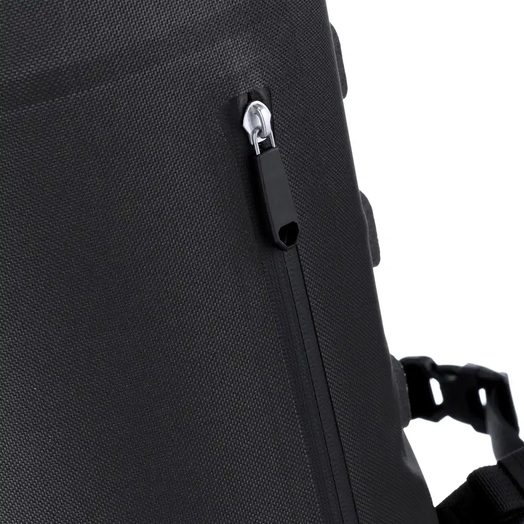 ORTLIEB Commuter-Daypack Black, laptop backpack, vista dettaglio, da Bag-Age