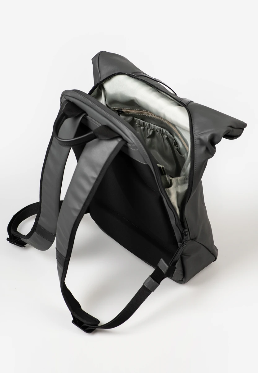 aunts & uncles Tama RE Volcanic Ash bag, back view, at Bag-Age Berlin