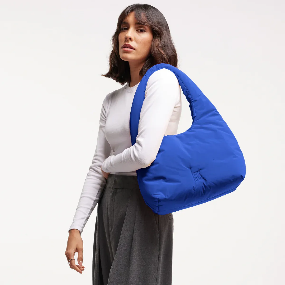 GOT BAG Cloud Shoulder Bag Cobalt Monochrome – lifestyle photo 1 | sustainable | Bag-Age