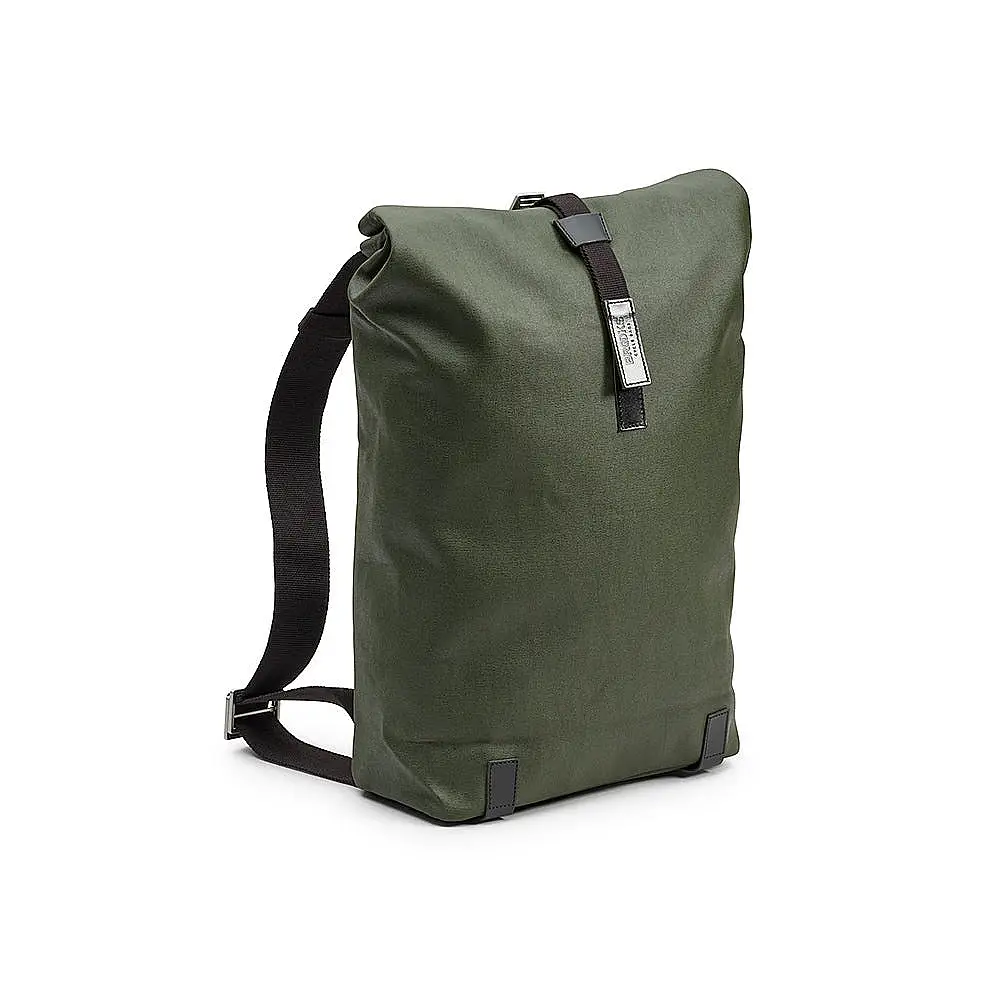 Brooks England Pickwick Cotton Canvas backpack in Forest – three-quarter view