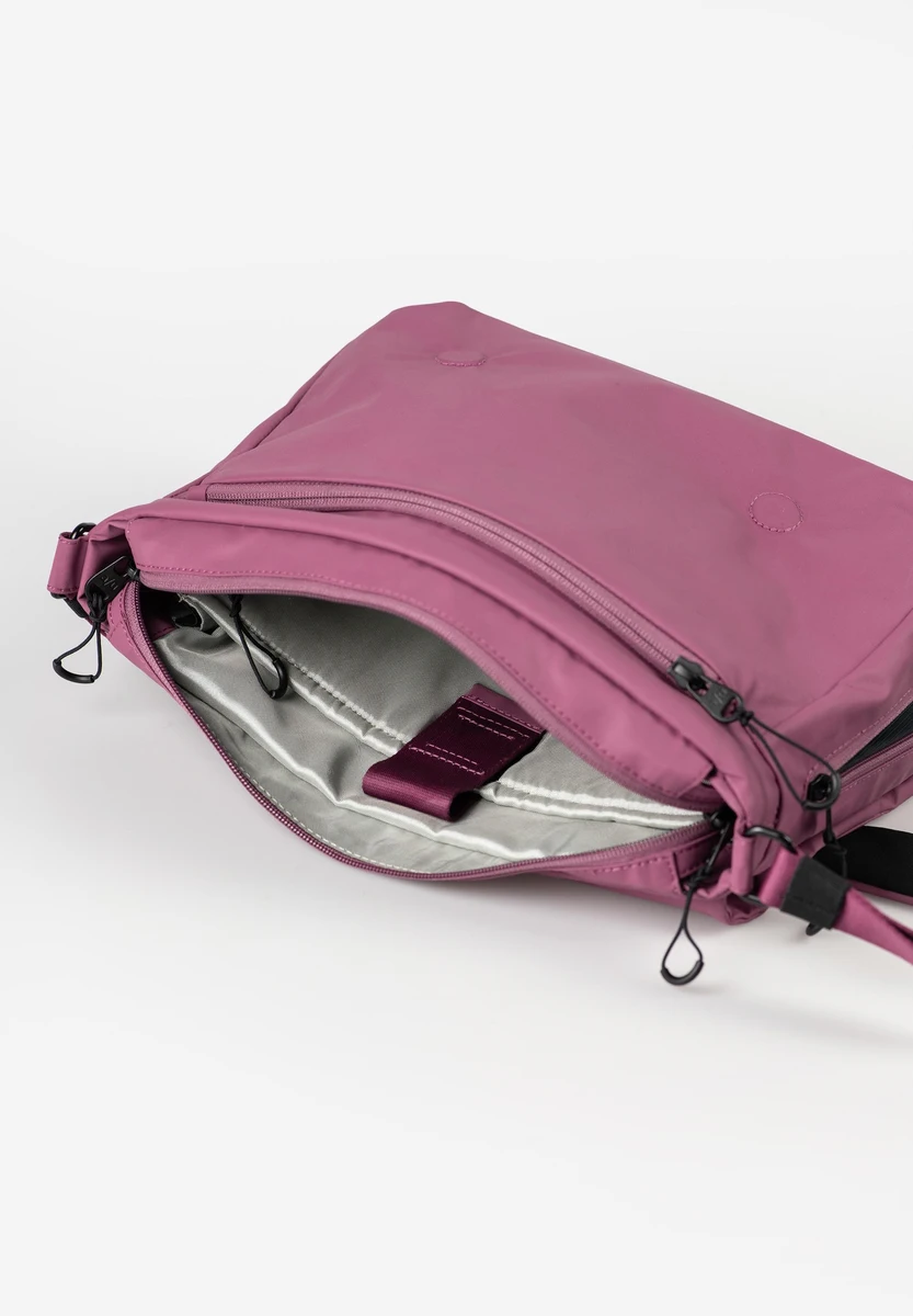 aunts & uncles Aoki RE lite Berry bolso, imagen de producto, en Bag-Age Berlin