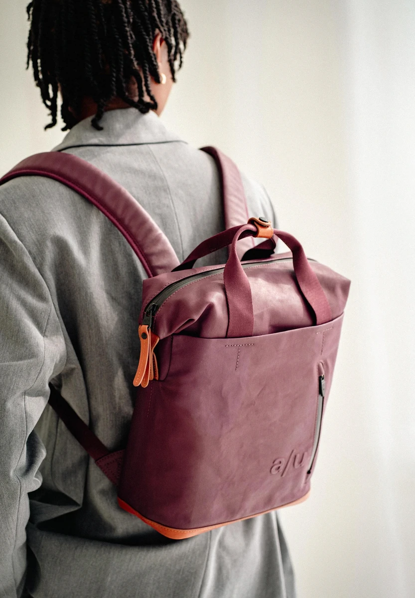 aunts & uncles Yaizu Cherry Laquer bag, back view, at Bag-Age Berlin