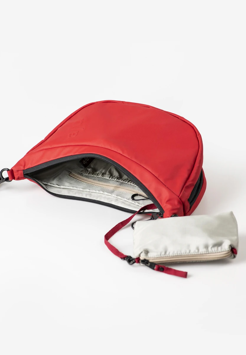 aunts & uncles Yoshii RE Red bag, product image, at Bag-Age Berlin