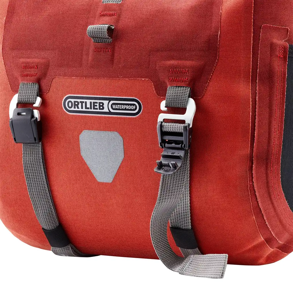 ORTLIEB Handlebar-Pack Plus Dark Chili Lenkertasche, Detailansicht, bei Bag-Age