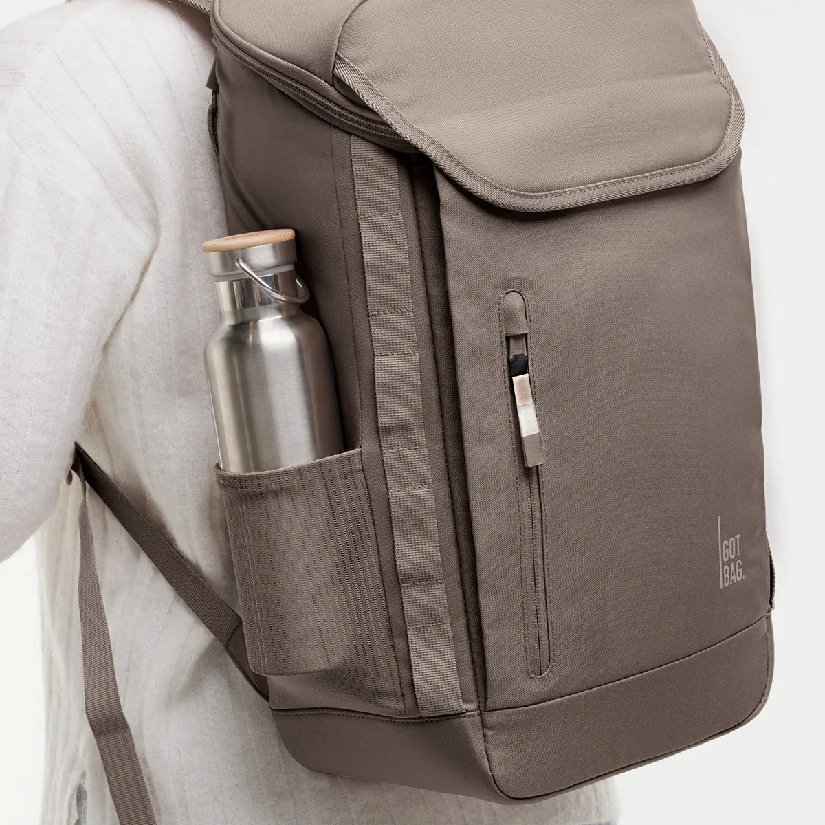 GOT BAG Pro Pack Oyster Monochrome – lifestyle photo 3 | sustainable | Bag-Age