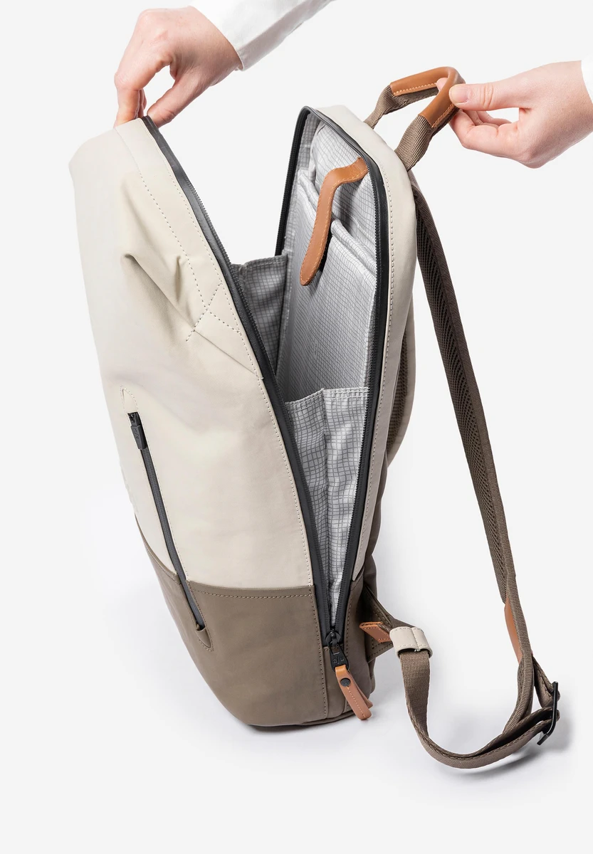aunts & uncles Tsu Dust bag, back view, at Bag-Age Berlin