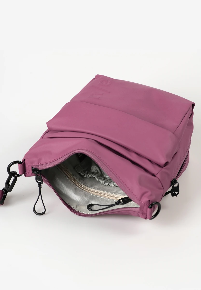 aunts & uncles Yura RE lite Berry tas, productafbeelding, bij Bag-Age Berlin