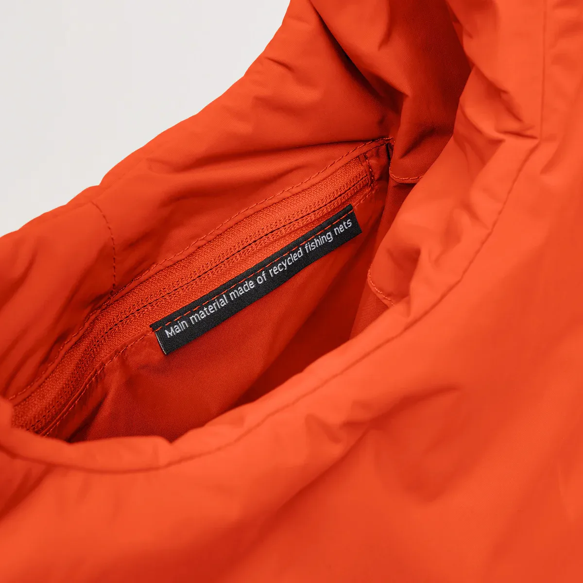 GOT BAG Cloud Shoulder Bag Hot Coral Monochrome – detailweergave | duurzaam | Bag-Age