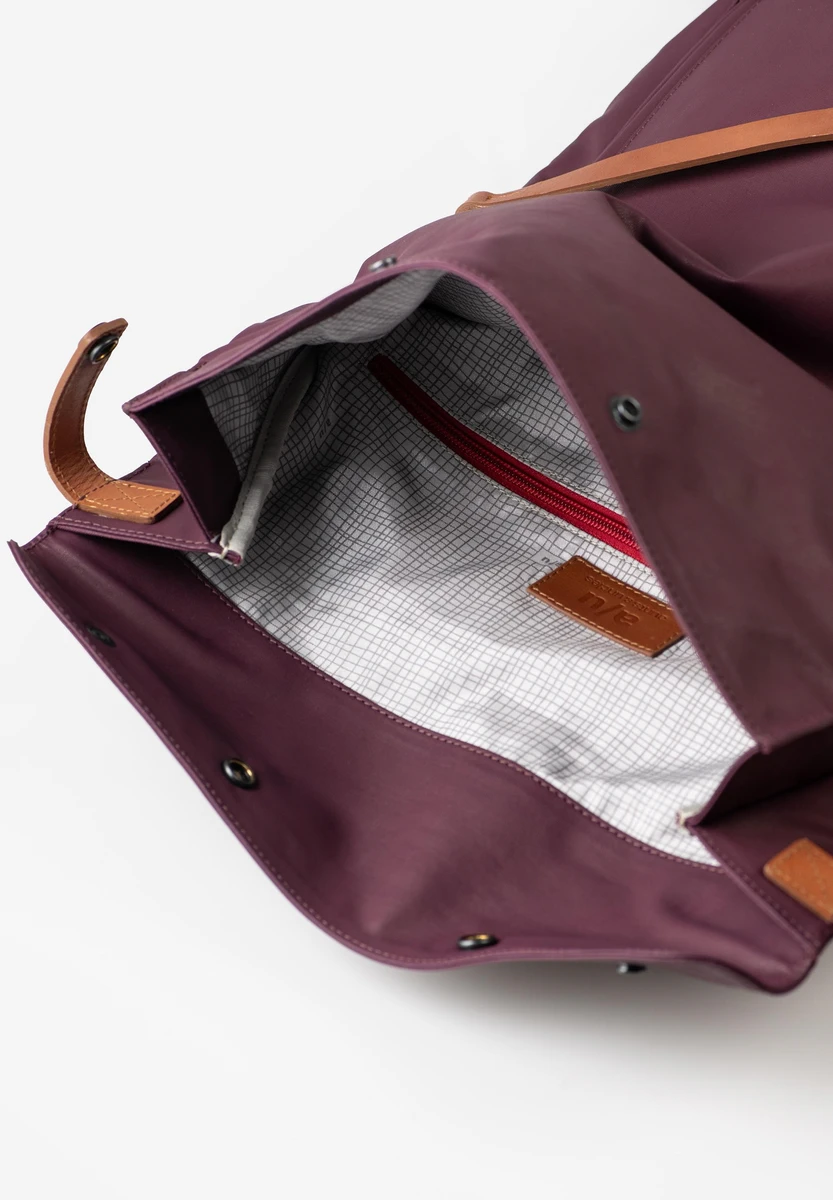 aunts & uncles Osaka Cherry Laquer bolso, vista trasera, en Bag-Age Berlin