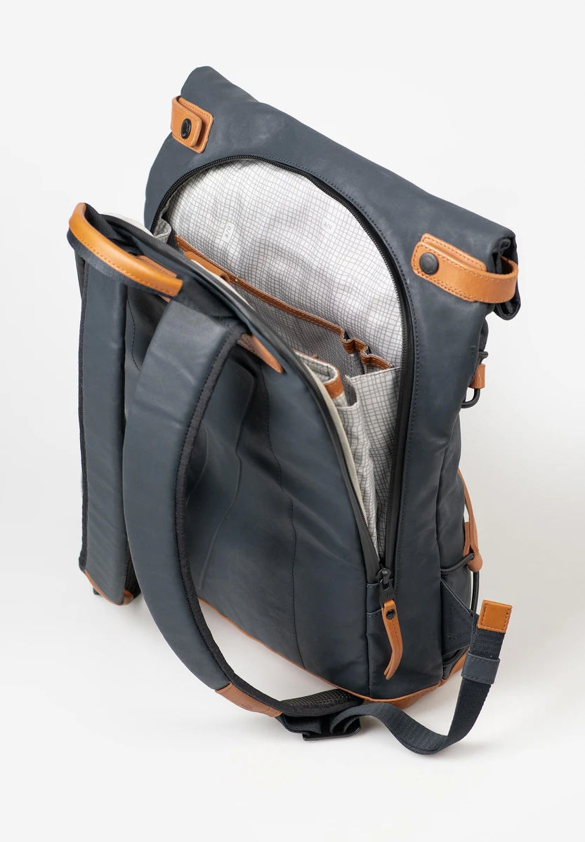 aunts & uncles Yokohama Night Blue bag, back view, at Bag-Age Berlin