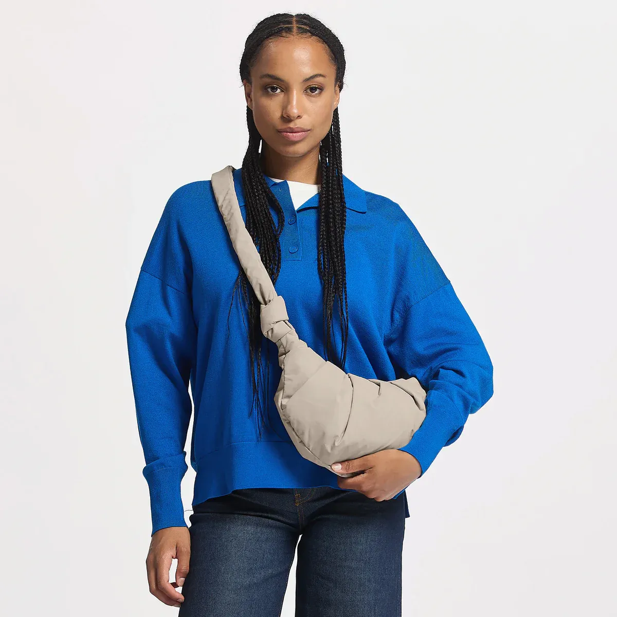 GOT BAG Pleat Moon Bag Small Scallop Monochrome – foto lifestyle | sostenibile | Bag-Age