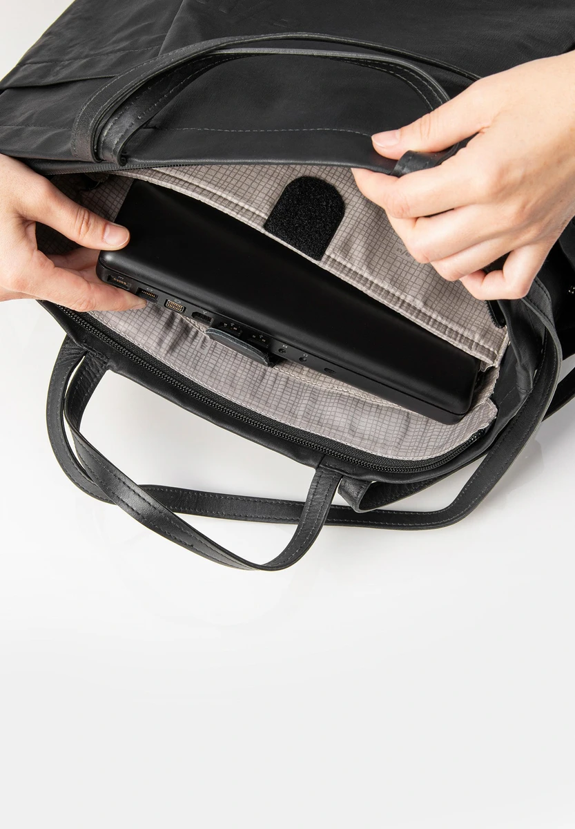 aunts & uncles Mats Black sac, image produit, chez Bag-Age Berlin