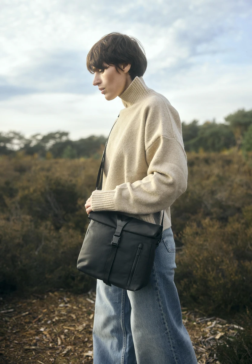 aunts & uncles Seki RE Black bag, product image, at Bag-Age Berlin
