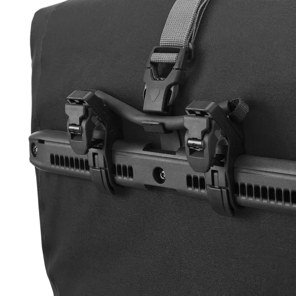 ORTLIEB Back-Roller Plus Black Fahrradtasche, Rückansicht, bei Bag-Age