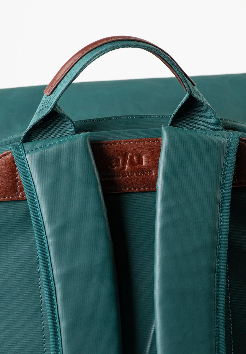 aunts & uncles Fukui Transformative Teal tas, achteraanzicht, bij Bag-Age Berlin