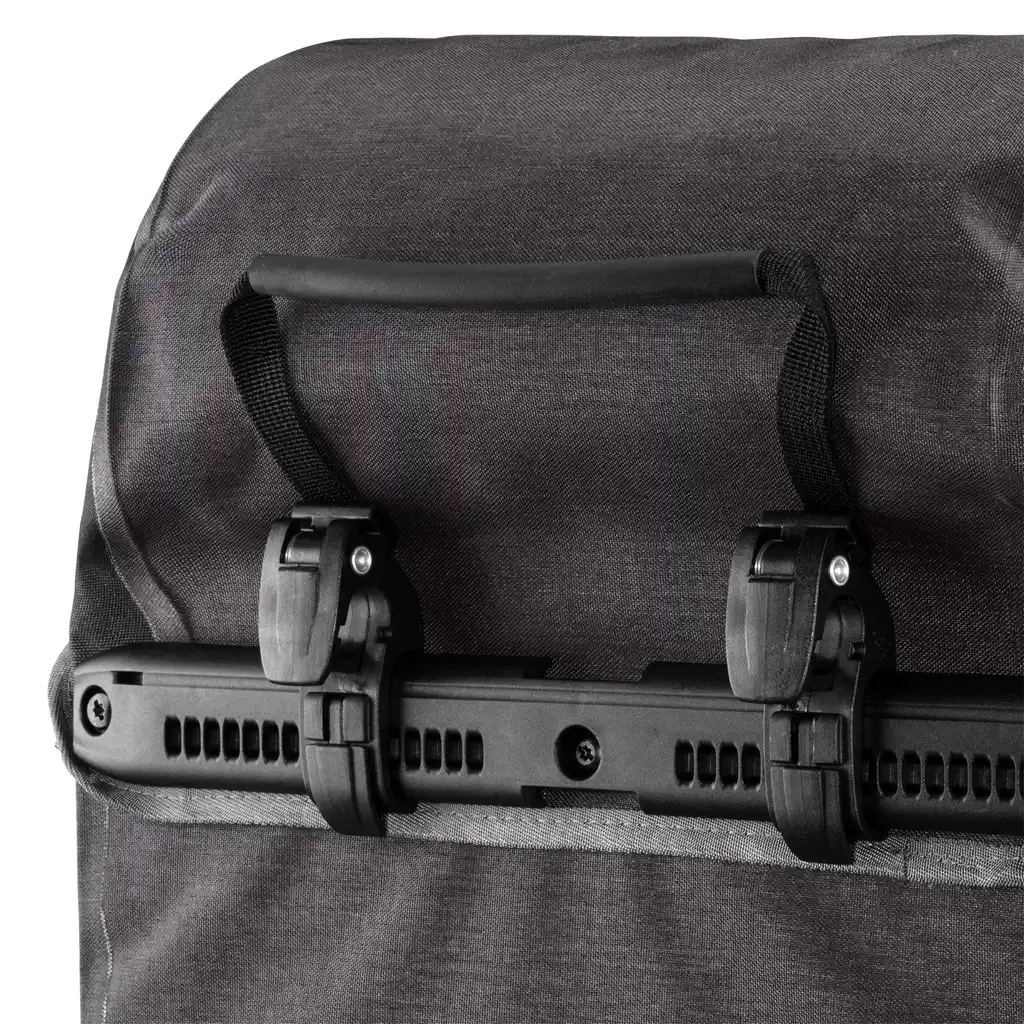 ORTLIEB Bike-Packer Plus Granite Fahrradtasche, Detailansicht, bei Bag-Age