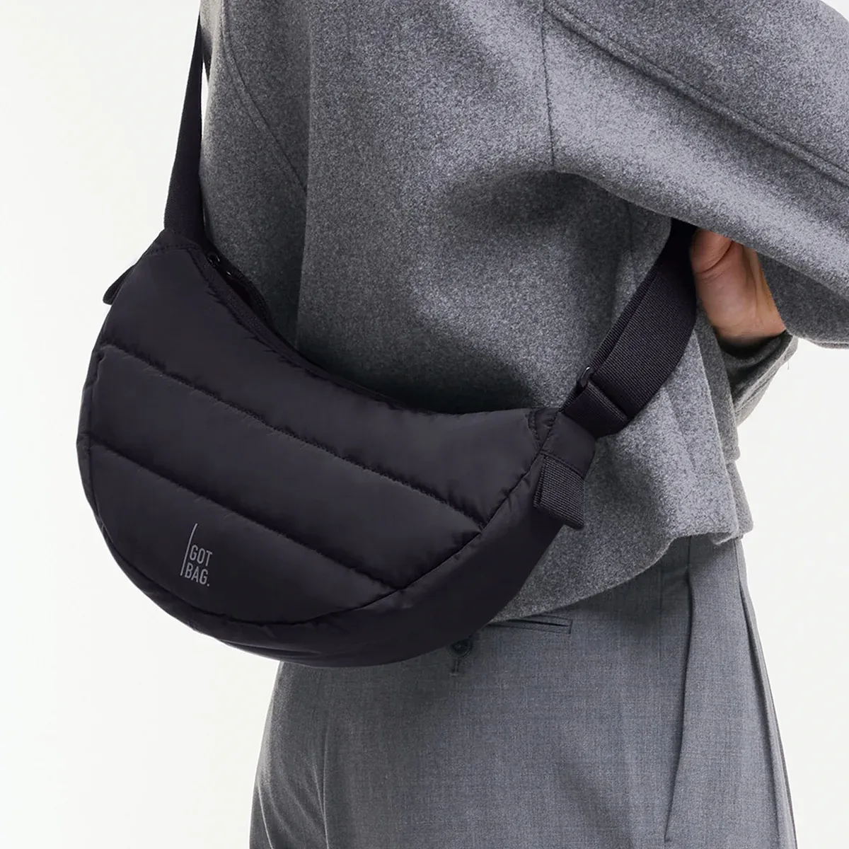 GOT BAG Puffer Moon Bag Small Black Monochrome – lifestyle photo 3 | sustainable | Bag-Age